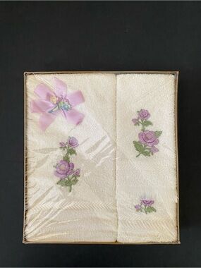 Vintage Soft cream towel set with delicate lavender-purple rose embroidery